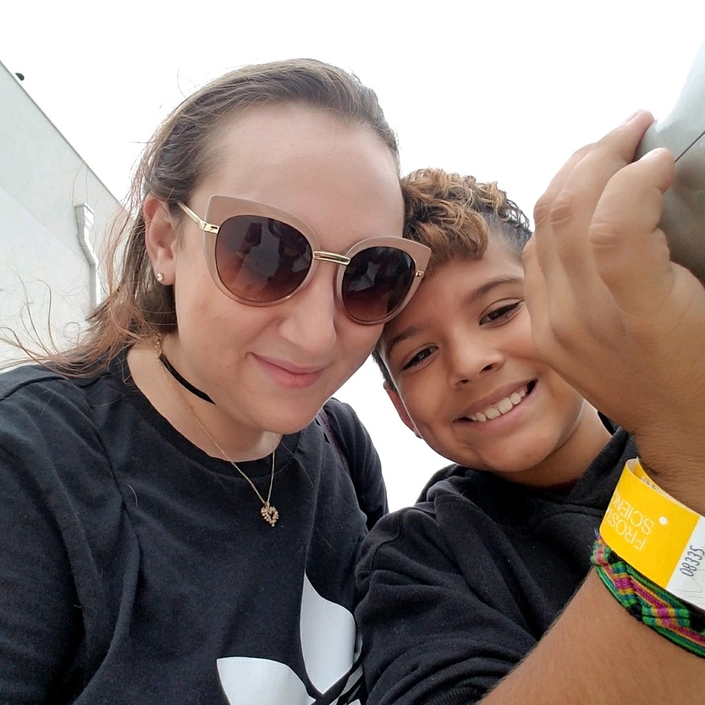 Meet your Posher, Elizabeth